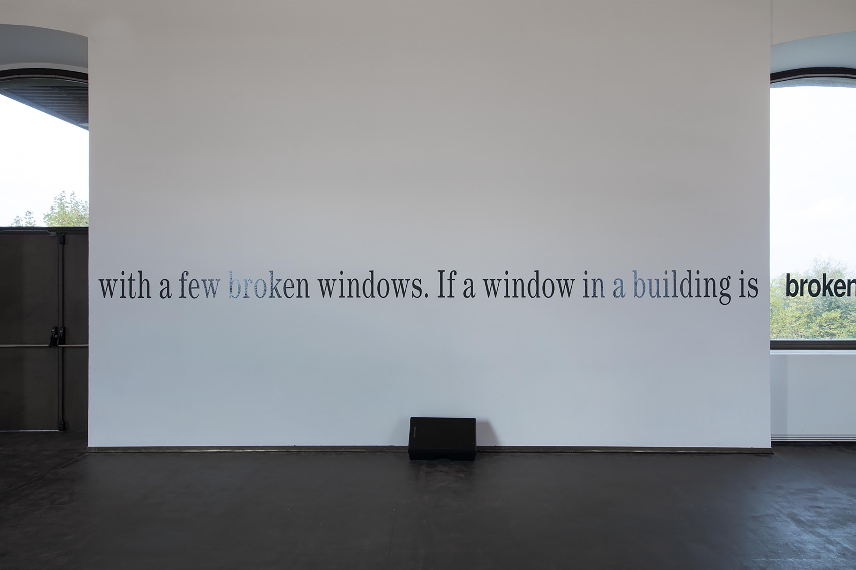 u0022Hito Steyerl. The City of Broken Windowsu0022, veduta espositiva